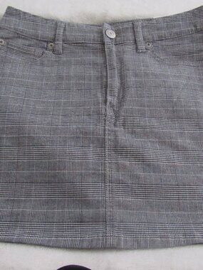 American Eagle Super Stretch Skirt Size 6 NWT